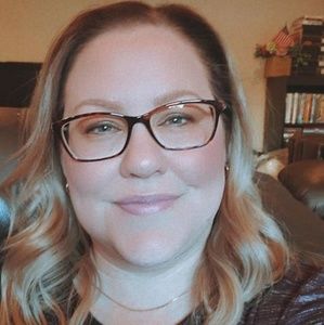 Meet your Posher, Noelle